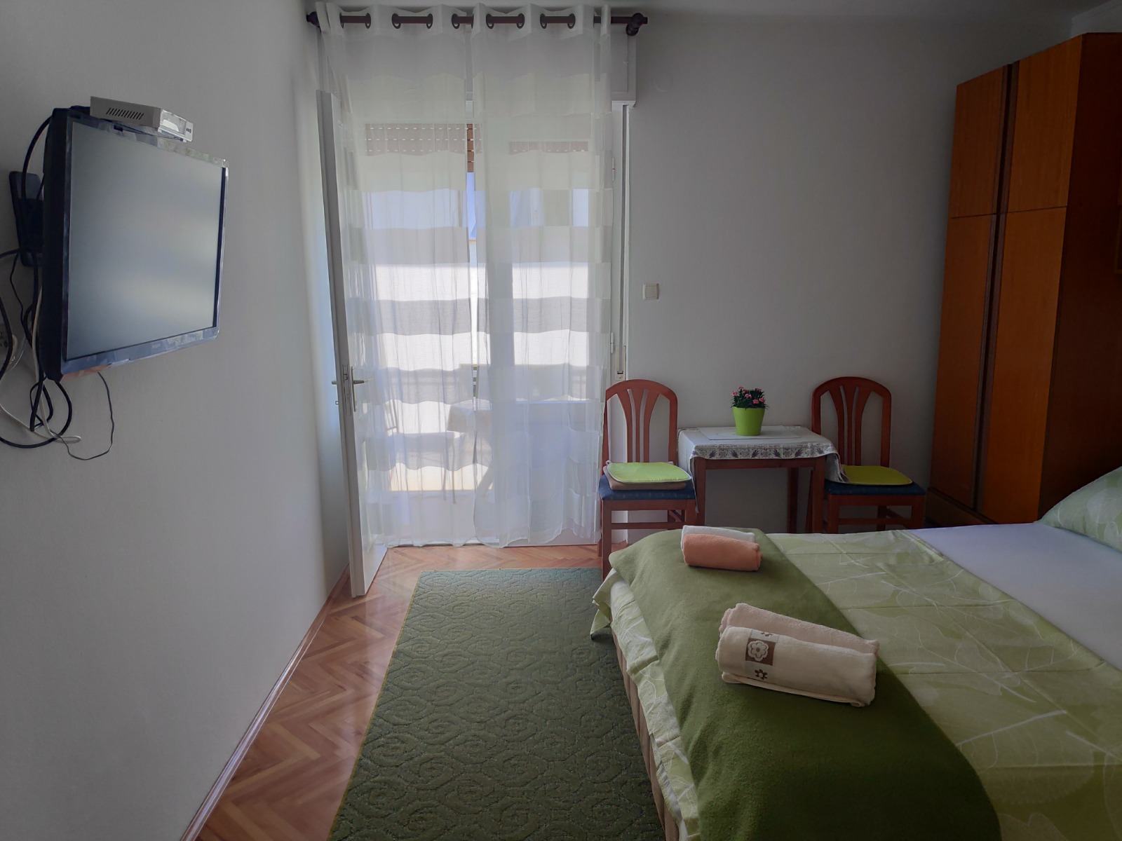 DOUBLE ROOM