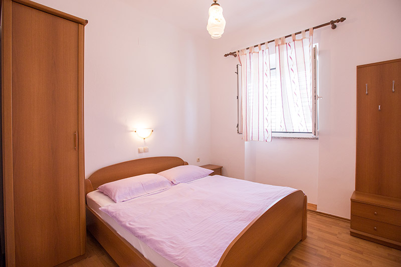 Apartment 5